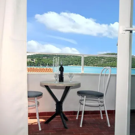 Cosy In Tisno, 40 Sqm, Parking Included * Tisno