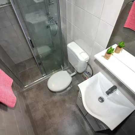 Apartment Cosy In Tisno, 40 Sqm, Parking Included Tisno