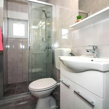 Cosy In Tisno, 40 Sqm, Parking Included Tisno