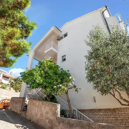 Cosy In Tisno, 40 Sqm, Parking Included * Tisno
