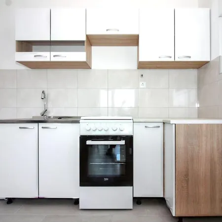 Apartment Cosy In Tisno, 40 Sqm, Parking Included Tisno