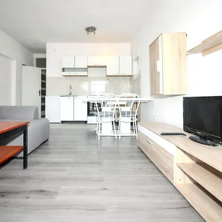 Cosy In Tisno, 40 Sqm, Parking Included *